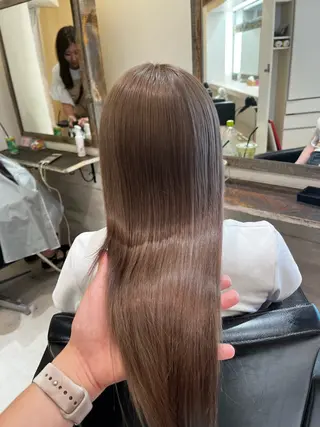 ロング 赤み消し透明感カラー オオヤマのヘアスタイル