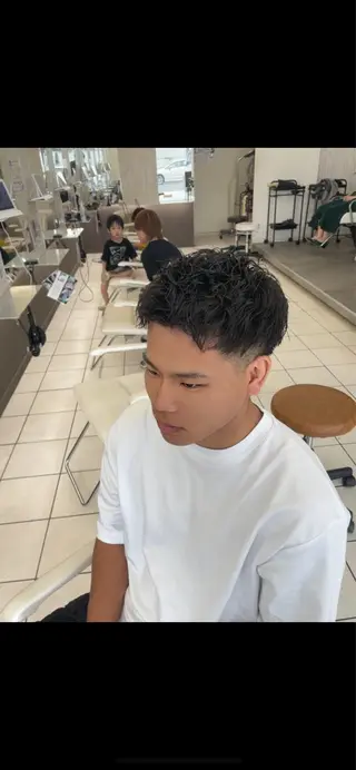 パーマ メンズ 成瀬スパイラル パーマ清水大隼のヘアスタイル