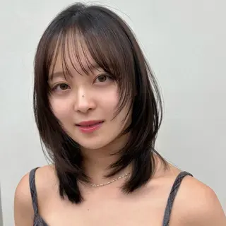ミディアム manami/ ハッシュレイヤーのヘアスタイル