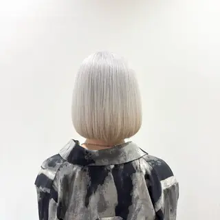 ショート カラー ヘアメイク アン/ ブリーチカラーのヘアスタイル