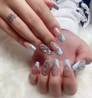 ネイル &ME ネイルサロンのネイルデザイン