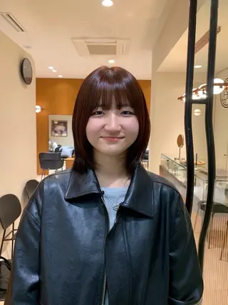 ミディアム カラー yiye shioriのヘアスタイル
