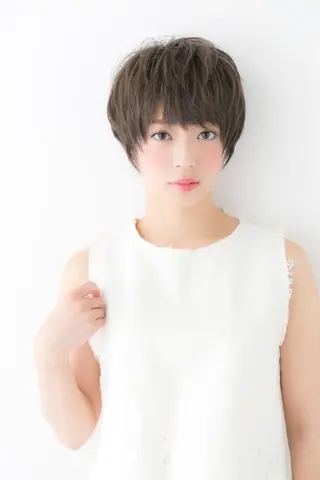 ショート カラー 羽田 ひろむのヘアスタイル
