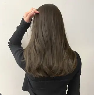 ロング カラー カットパーマ3000 円/水曜日モデルのヘアスタイル