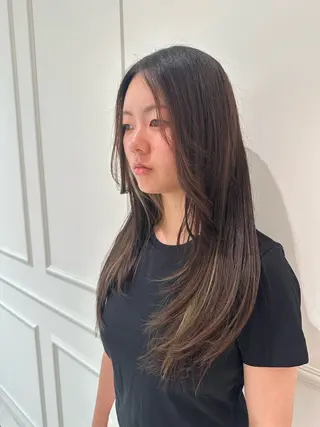 ロング カラー 廣瀨 紅葉のヘアスタイル