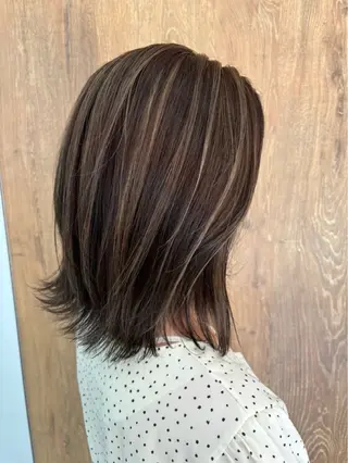 ミディアム カラー 小坂 麻綾のヘアスタイル