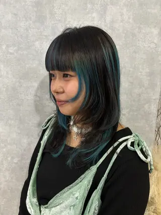 セミロング カラー 🌐NATSUMI 🌐【寒色カラー】のヘアスタイル