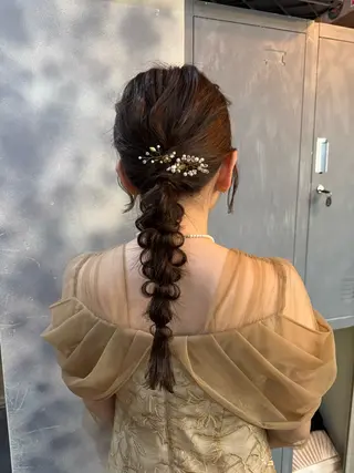 ヘアアレンジ Ami/艶カラー/ レイヤー/ハイトーンのヘアスタイル