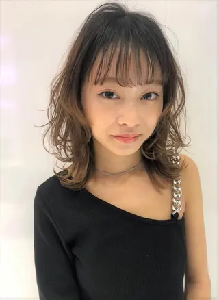 ミディアム カラー 相川 愛実のヘアスタイル