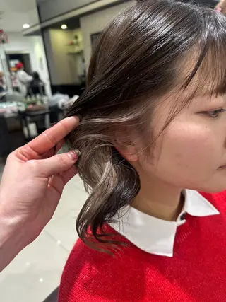 ミディアム レイヤー 艶々カラーのヘアスタイル