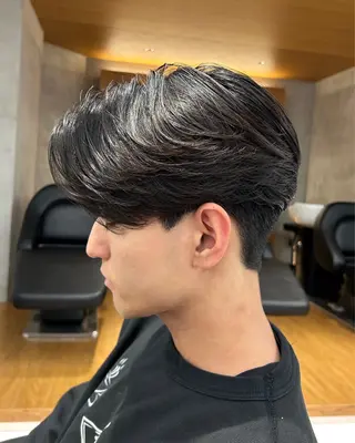 メンズ 圧倒的 毛流れ センターパートのヘアスタイル