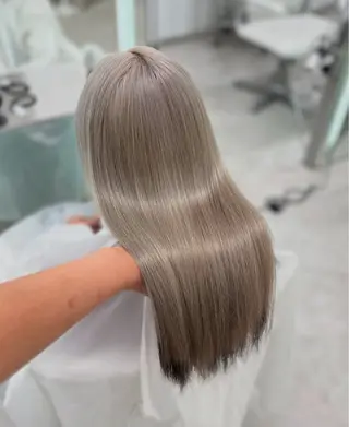 ロング タマシロカリン 艶カラー/レイヤーのヘアスタイル