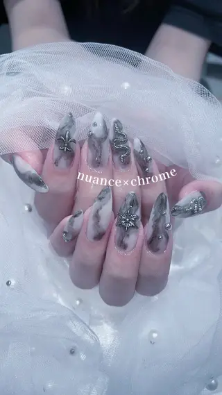 ネイル ️🫧もこ 艶感ネイル🫧のネイルデザイン