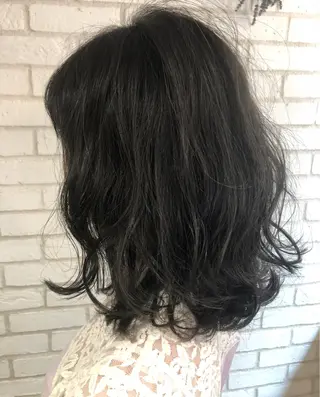 ミディアム カラー 小島 侑衣のヘアスタイル