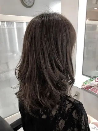 セミロング カラー 田村拓巳 韓国風、髪質改善のヘアスタイル