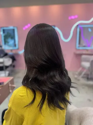 ミディアム 艶カラー✨レイヤー 𝐚𝐲𝐚𝐤𝐚のヘアスタイル