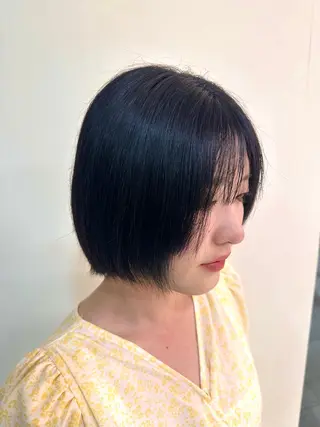 ショート カラー 井上 莉緒のヘアスタイル