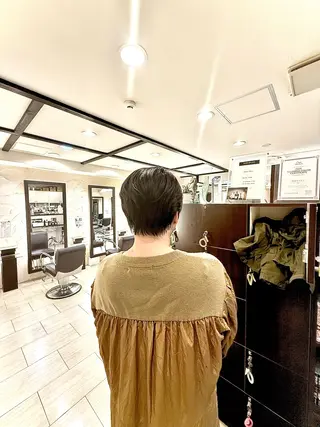 ショート 青山 光のヘアスタイル