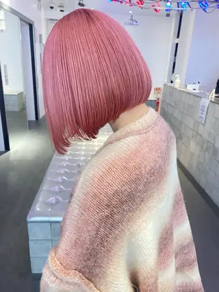 ミディアム パーマ ヘアアレンジ 🎨ハイトーン/ 切りっぱなし みつきのヘアスタイル