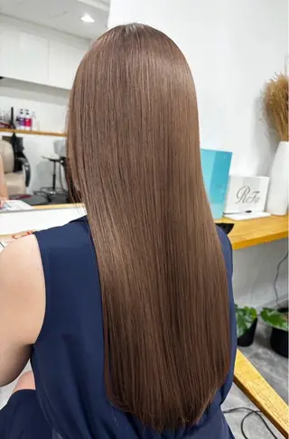ロング コバヤシ リョウのヘアスタイル