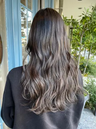 ロング 齋藤 樹里のヘアスタイル