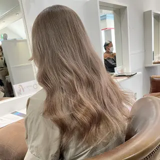 ロング Lit.豊橋 夏目のヘアスタイル