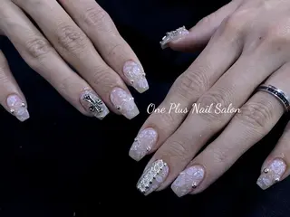 ネイル One Plus Nail Salonのネイルデザイン