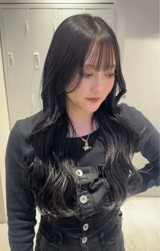カラー Ami/艶カラー/ レイヤー/ハイトーンのヘアスタイル