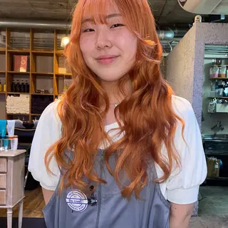 ロング カラー 石坂 日果梨のヘアスタイル