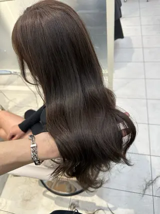 セミロング カラー かなこ／重めレイヤー ／透明感カラーのヘアスタイル