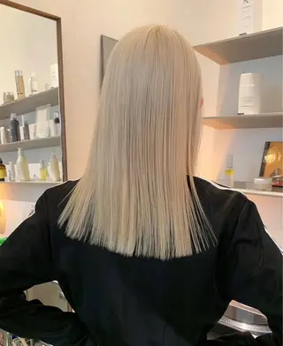 ミディアム カラー Tsukasa/ ハイトーン/寒色のヘアスタイル