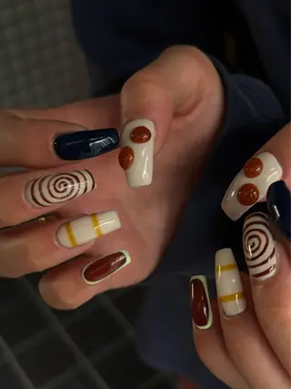 ネイル 🪐富島彩夏 /海外nail🪐のネイルデザイン