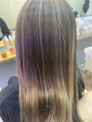 ロング カラー 鶴見 和美のヘアスタイル