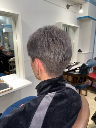 カラー メンズ 坂柳 朱音のヘアスタイル