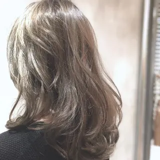 ミディアム カラー las PAVILIONのヘアスタイル
