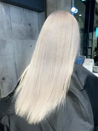 ロング カラー メンズ アイブロウ JuNブリーチに 縮毛矯正するプロのヘアスタイル