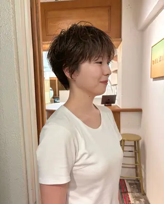 ショート aiko【艶カラー ・ミニモ年内で終了】のヘアスタイル