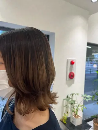 ミディアム 宮下 志織のヘアスタイル