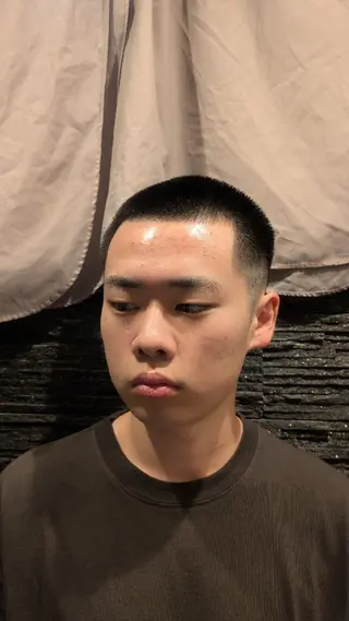 ショート 髙司 哲伸のヘアスタイル