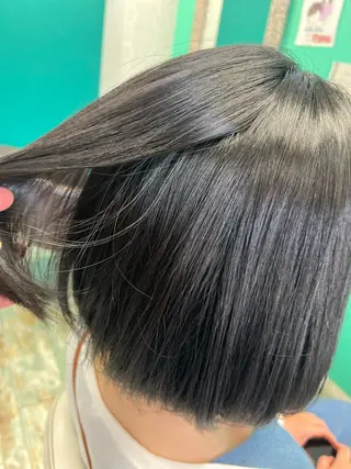 ミディアム 南里  梨奈のヘアスタイル