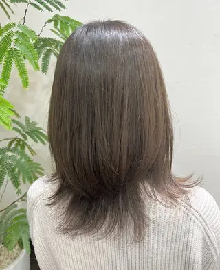 セミロング カラー Ang　山口 莉沙のヘアスタイル