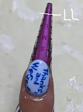 ネイル フラワー ムーンのネイルデザイン