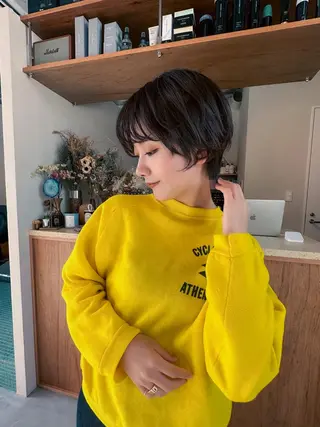 ミディアム 五屋 美咲のヘアスタイル