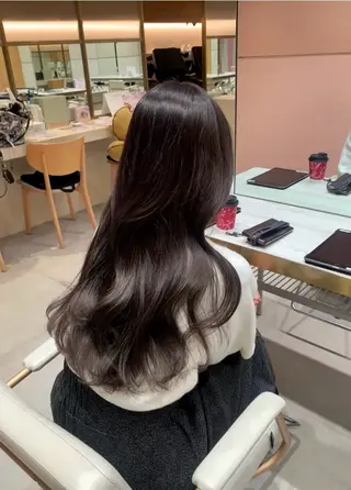 ロング カラー 内田 志乃のヘアスタイル
