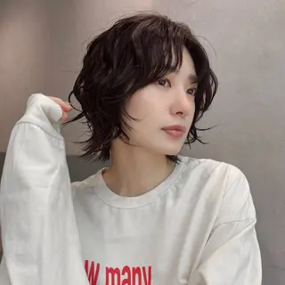 ショート パーマ 渡邊 百咲のヘアスタイル