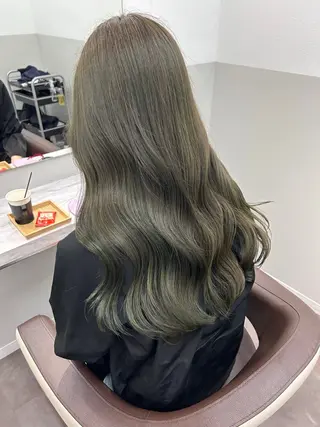 ロング カラー 薄田 珠美のヘアスタイル