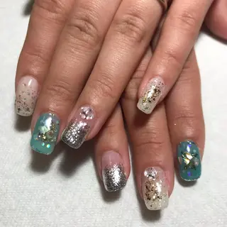 ネイル ECLAT エクラ所属・寺山 千鶴のネイルデザイン