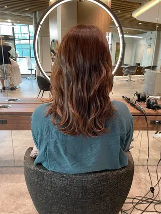 セミロング 松田 恋のヘアスタイル