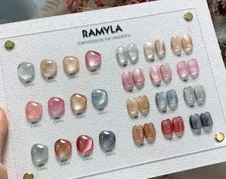 ネイル HIN NAILのネイルデザイン