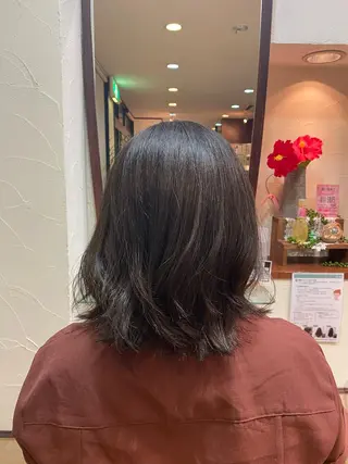 ミディアム カラー サプリームヘア 飯田みち瑠のヘアスタイル